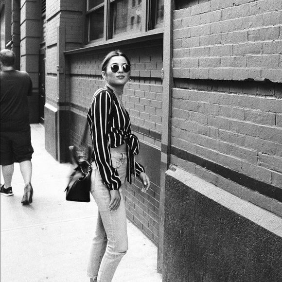 Striped tie front crop top - Picture 3 of 3